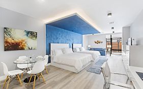 Global Luxury Suites At The Arches